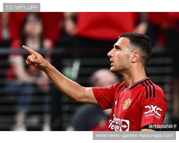 曼联高空球优势明显，马奎尔争顶造成禁区混乱